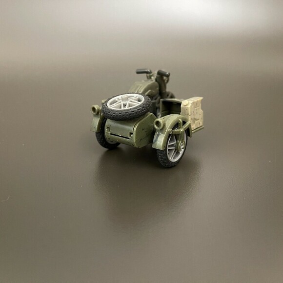 Mega Bloks AM76585 Two Seater Motorcycle Replacement Add-on Piece Part Green - Picture 2 of 9